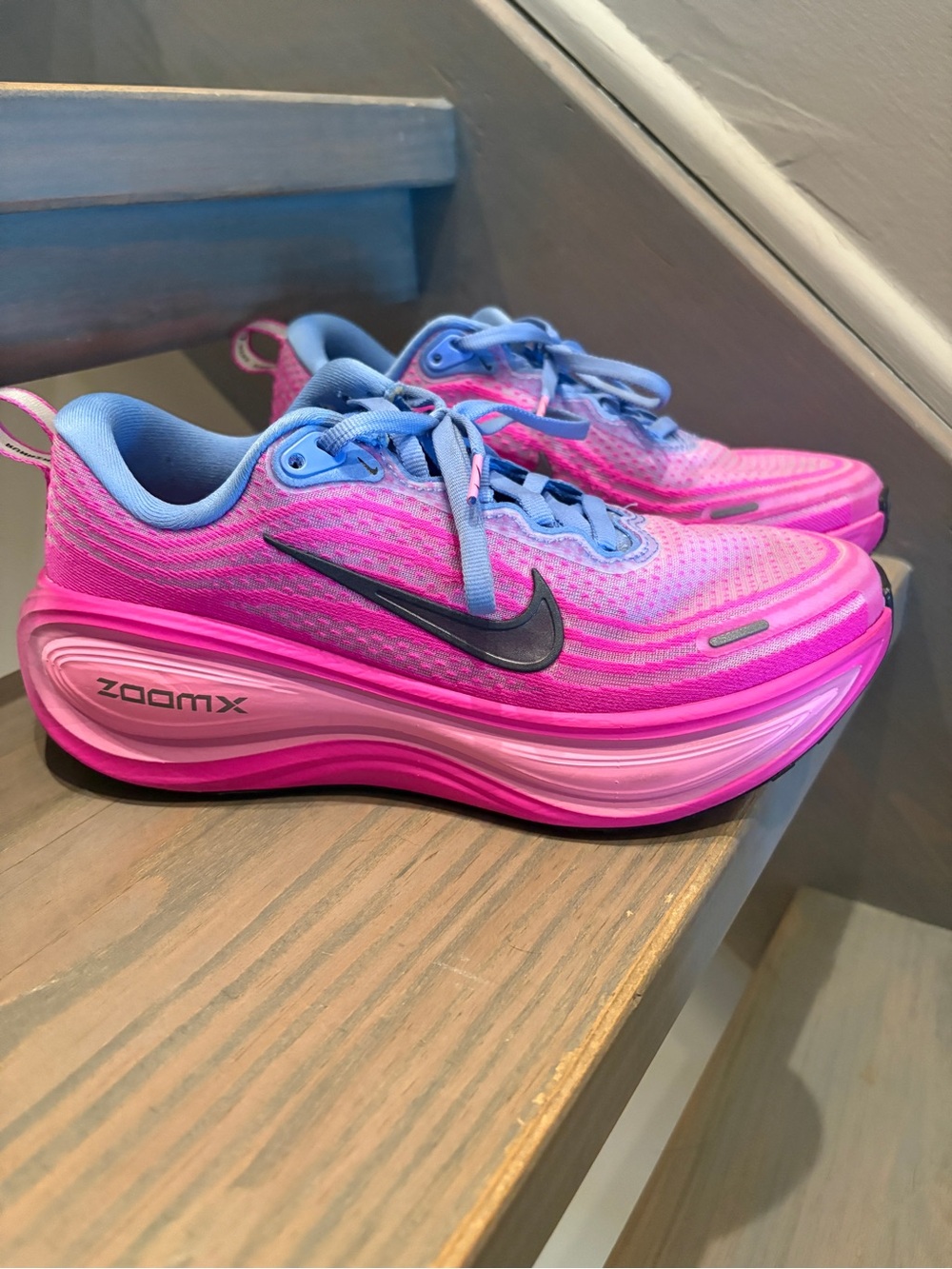 Nike Vomero Plus Road Running Shoes - size 6